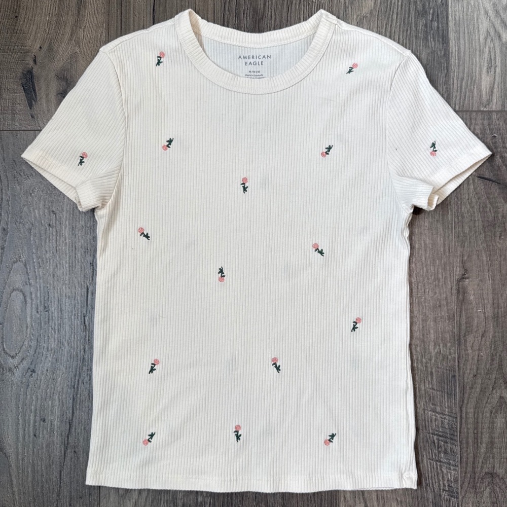 American‎ Eagle Women's Cream Ribbed Floral Embroidered T Shirt Size M